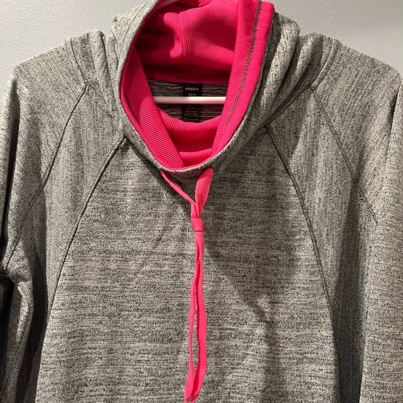 RBX Gray Cowl Neck Pullover Sweatshirt Size Medium Pink Accents, Running Active - Picture 5 of 5